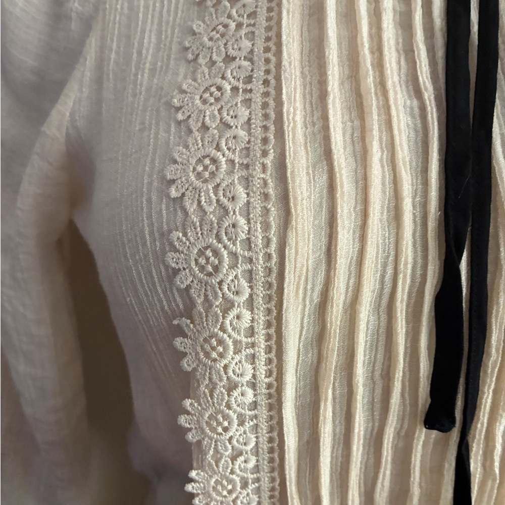 E&M Elegant High Neck Cream Blouse Lace with Black Tie Accent M - Picture 6 of 16